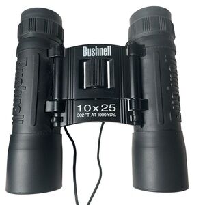 BUSHNELL 10 x 25 302 FT .AT 1000 YDS. Black Compact Binoculars with Case & Rag